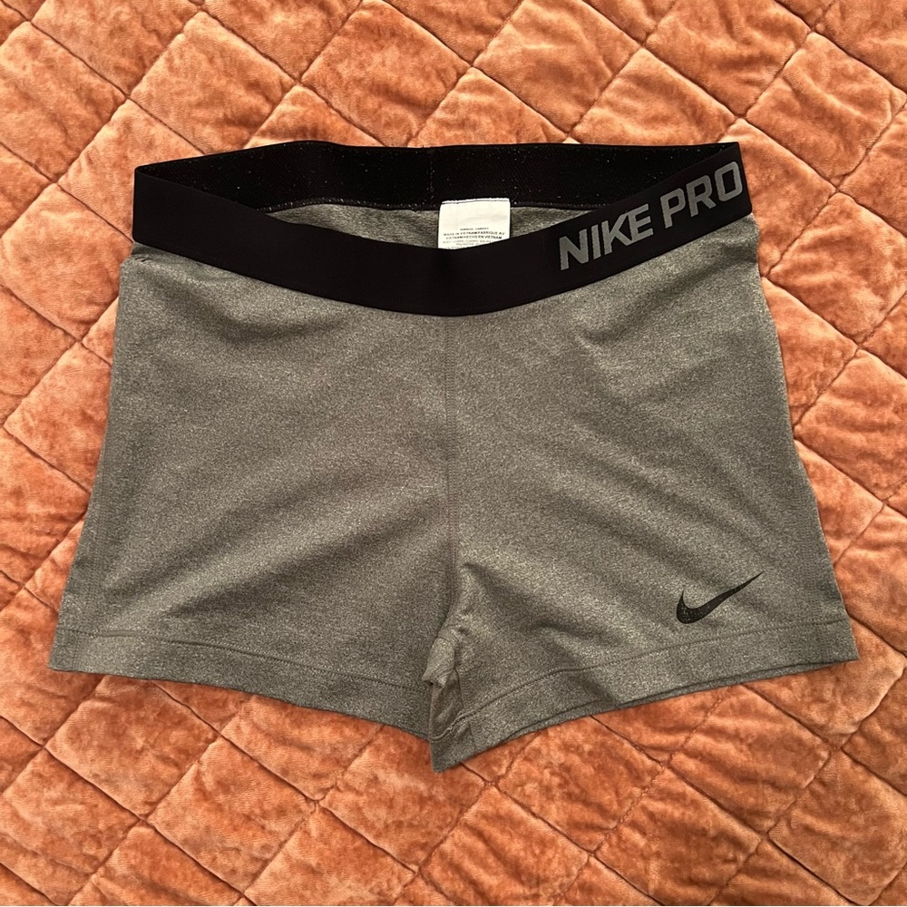 Nike Pro